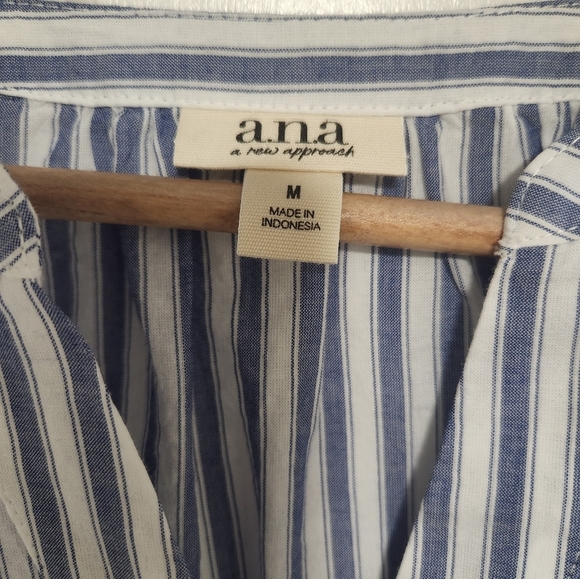 Blouse Blue And White Lightweight Women's Medium  a.n.a Brand - Picture 5 of 8